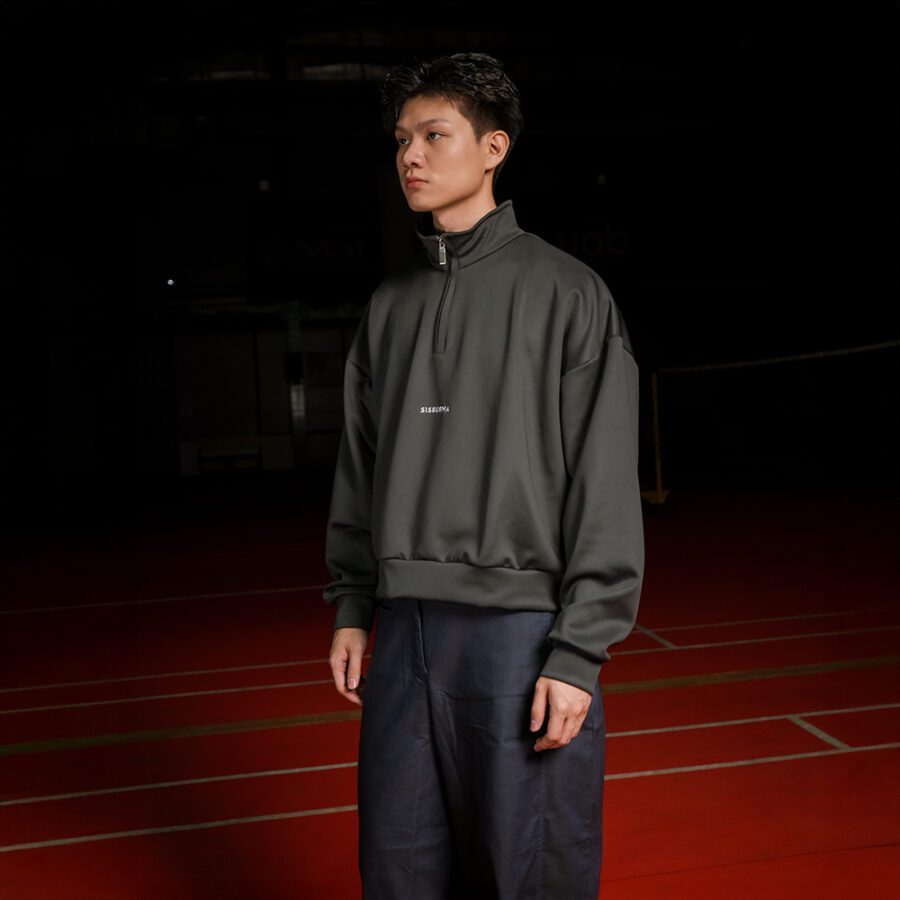 SISBURMA Classic Logo Cropped Half-Zip Sweatshirt - Image 15