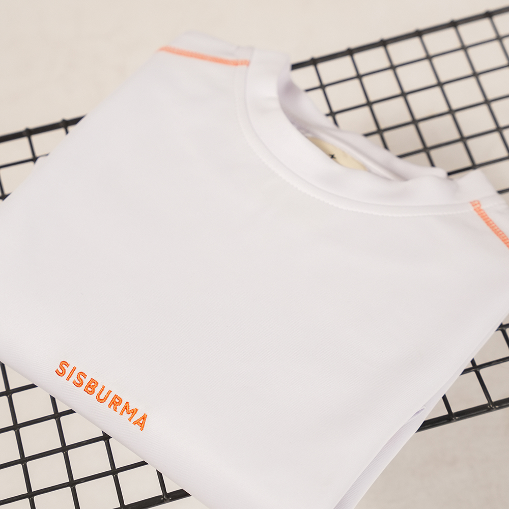 SISBURMA Classic Overlocked Cropped Tee - Image 4