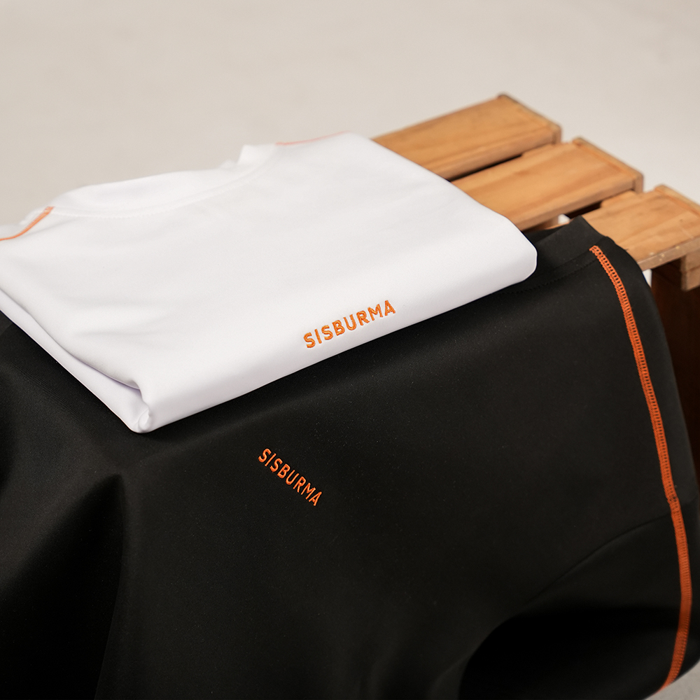 SISBURMA Classic Overlocked Cropped Tee - Image 11